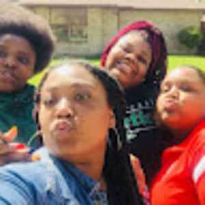 Meet your Posher, Amalia